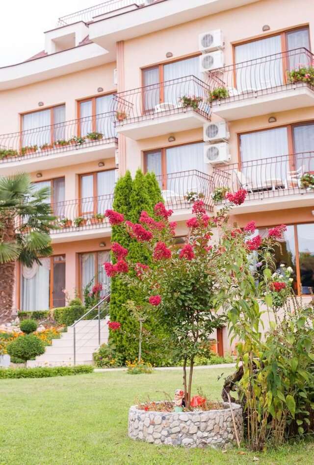 Отель Family Hotel Vega Святые Константин и Елена-17